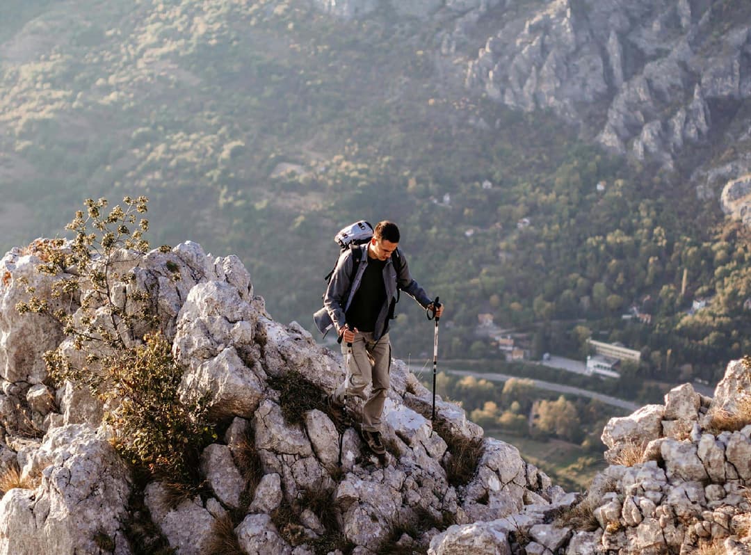 guy-hiking